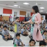 3rd April,2023 – Students were addressed by Ms. Kamlesh , Head Primary about the important information available in the school diary.